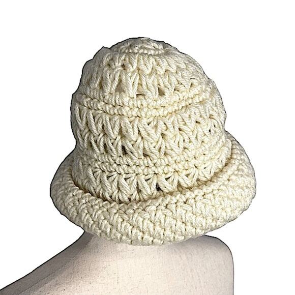 Betmar Vintage Acrylic Rolled Beanie Crocheted Ivory One Size - Picture 1 of 4